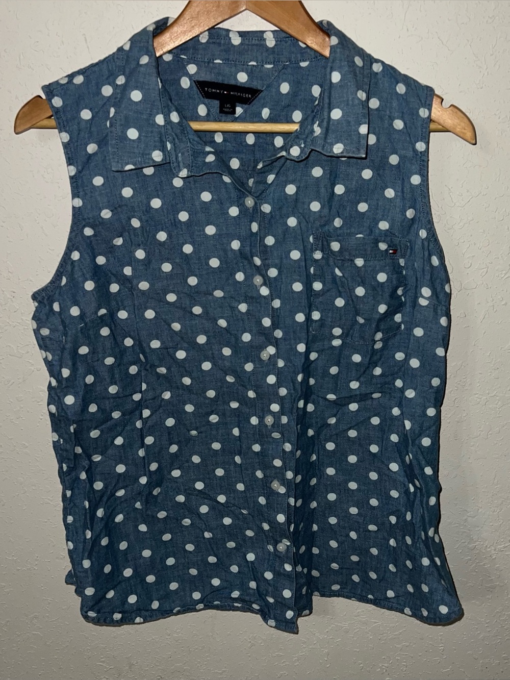 Tommy Hilfiger Chambray Blue and White Polka Dot Top Size Large Sleeveless Top